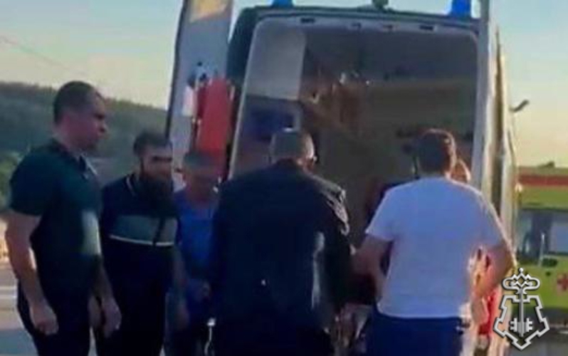 Ветераны Росгвардии оказали помощь пострадавшей в Черкесске девушке
