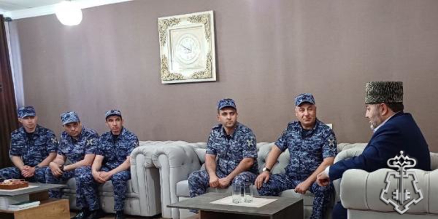 Встреча росгвардейцев с представителем духовенства прошла в Черкесске