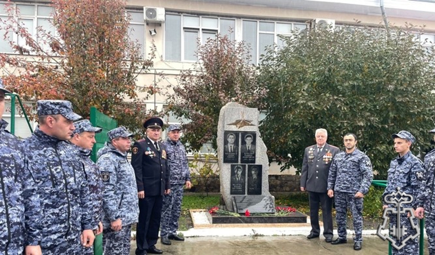 Сотрудников вневедомственной охраны Росгвардии поздравили в Карачаево-Черкесии