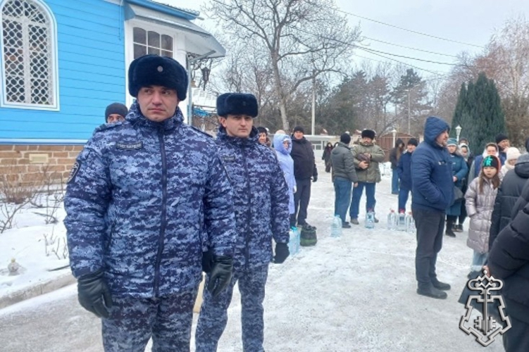  В Карачаево-Черкесии росгвардейцы приняли участие в охране общественного порядка в Крещение Господне
