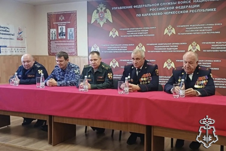 В Карачаево-Черкесии сотрудников вневедомственной охраны Росгвардии поздравили с профессиональным праздником