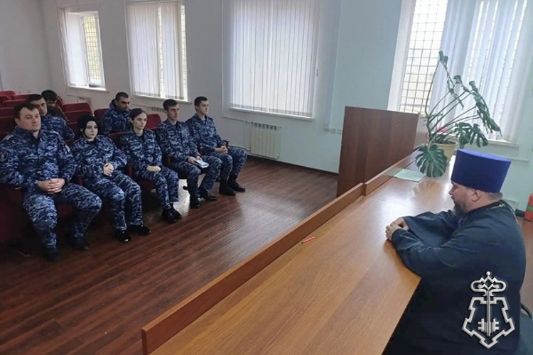 В Карачаево-Черкесии состоялся круглый стол по вопросам взаимодействия Росгвардии и духовенства 